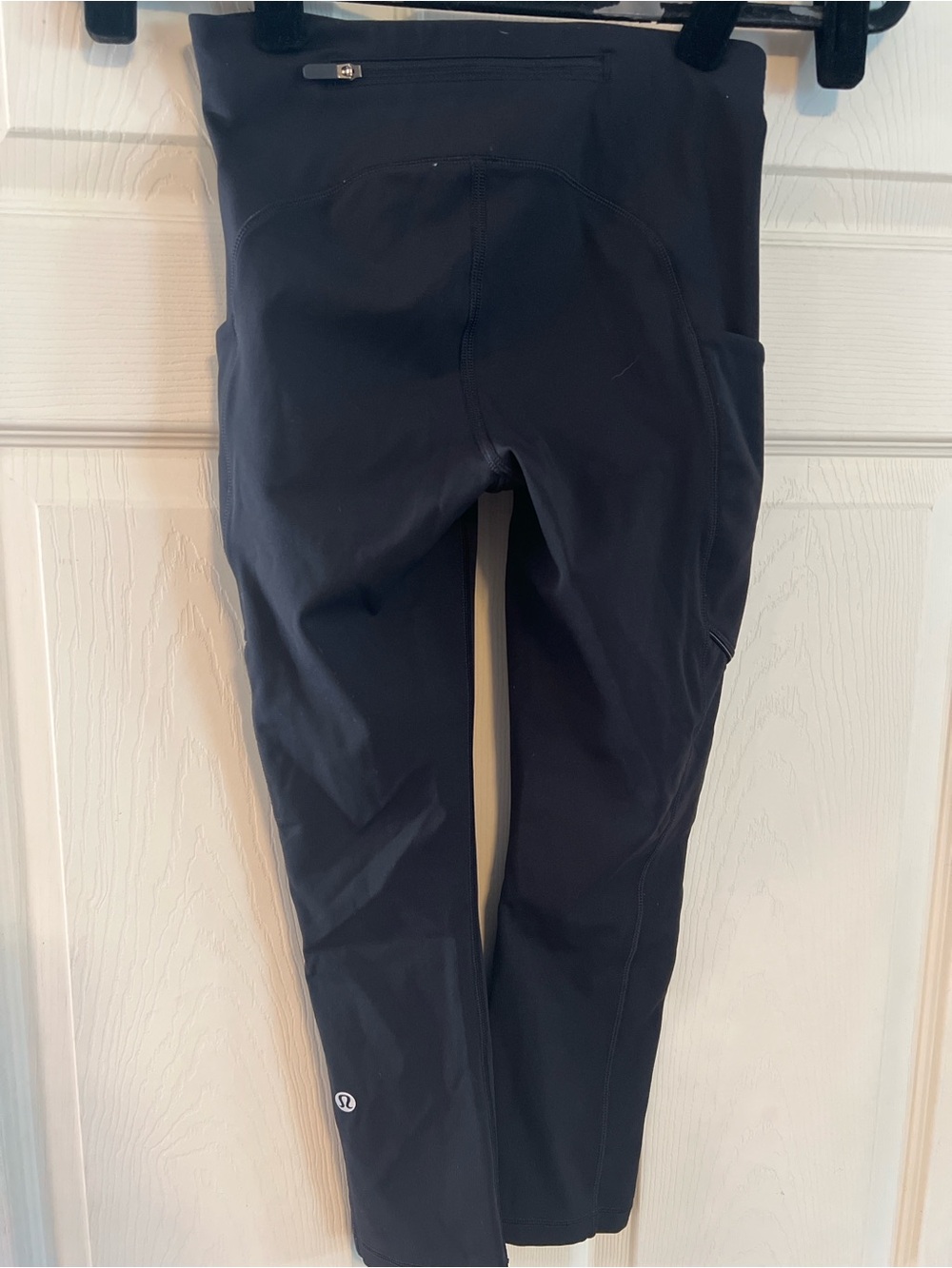 #192 Lululemon Speed Up Crop (21") Black Sz 2 EUC - Picture 2 of 5